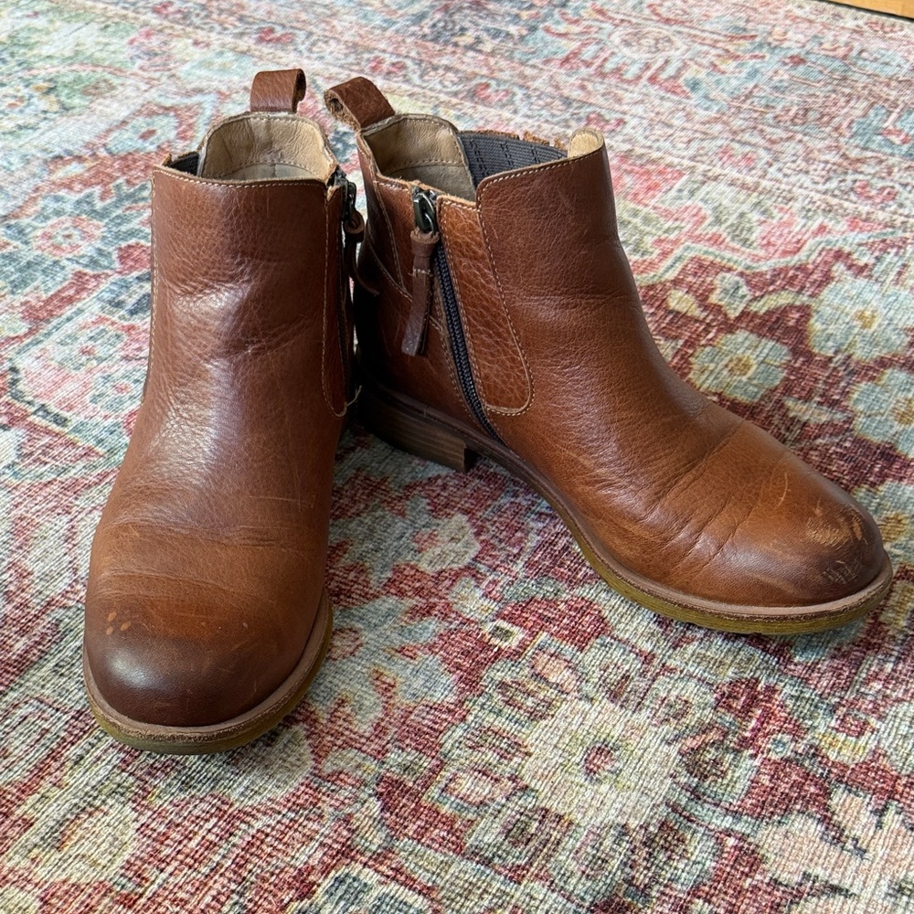 Sofft Rich Brown Ankle Booties